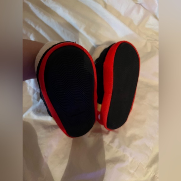 Disney Girl Size 7/8 9/10 11/12 Minnie Mouse Slippers Red Black New - Picture 3 of 6